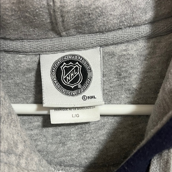 NHL Vancouver Canucks Gray and Black Hoodie - Picture 3 of 11